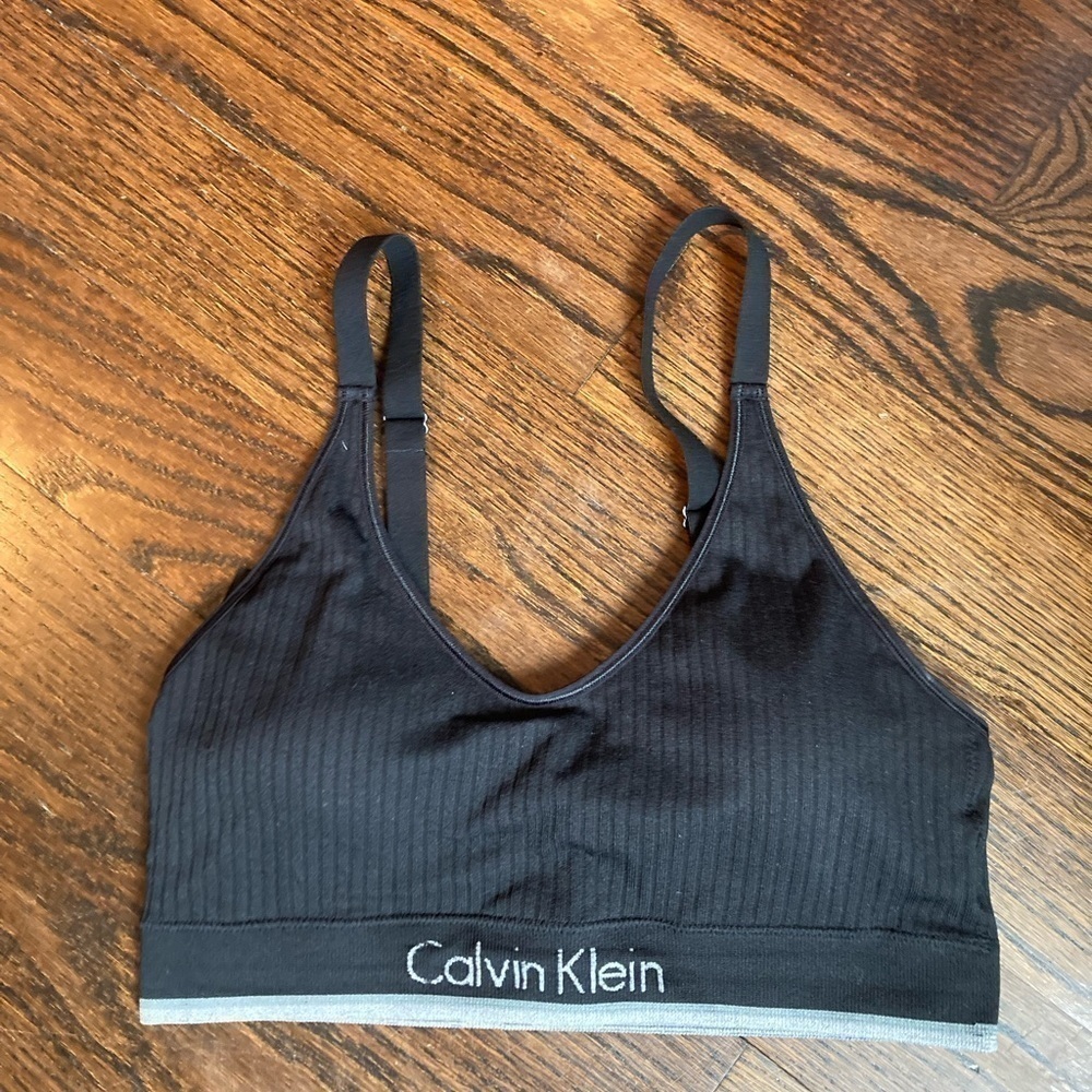 Calvin Klein sports bra black  - size Large